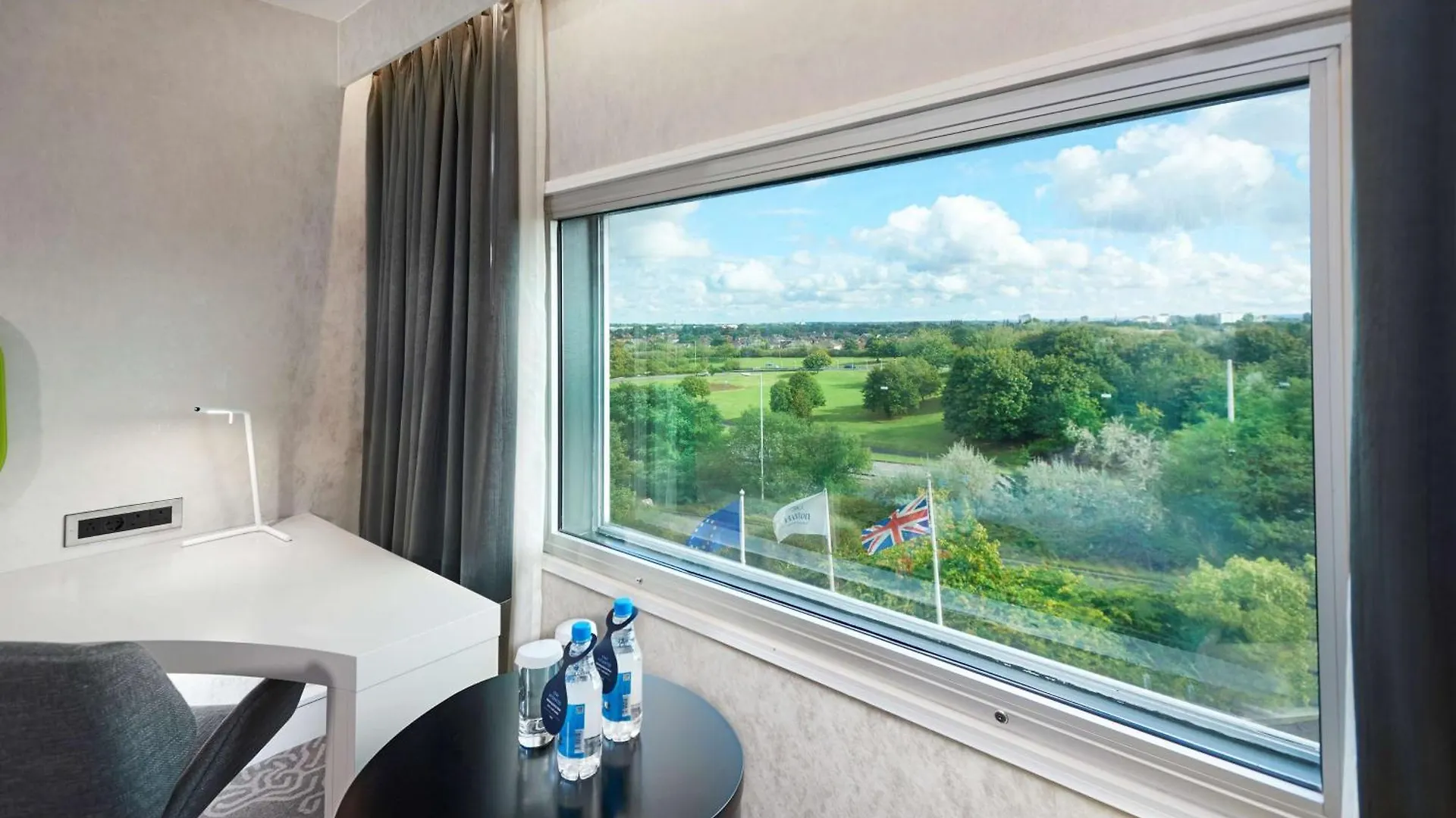 Hilton London Heathrow Airport Hotel Hillingdon 4*,  United Kingdom
