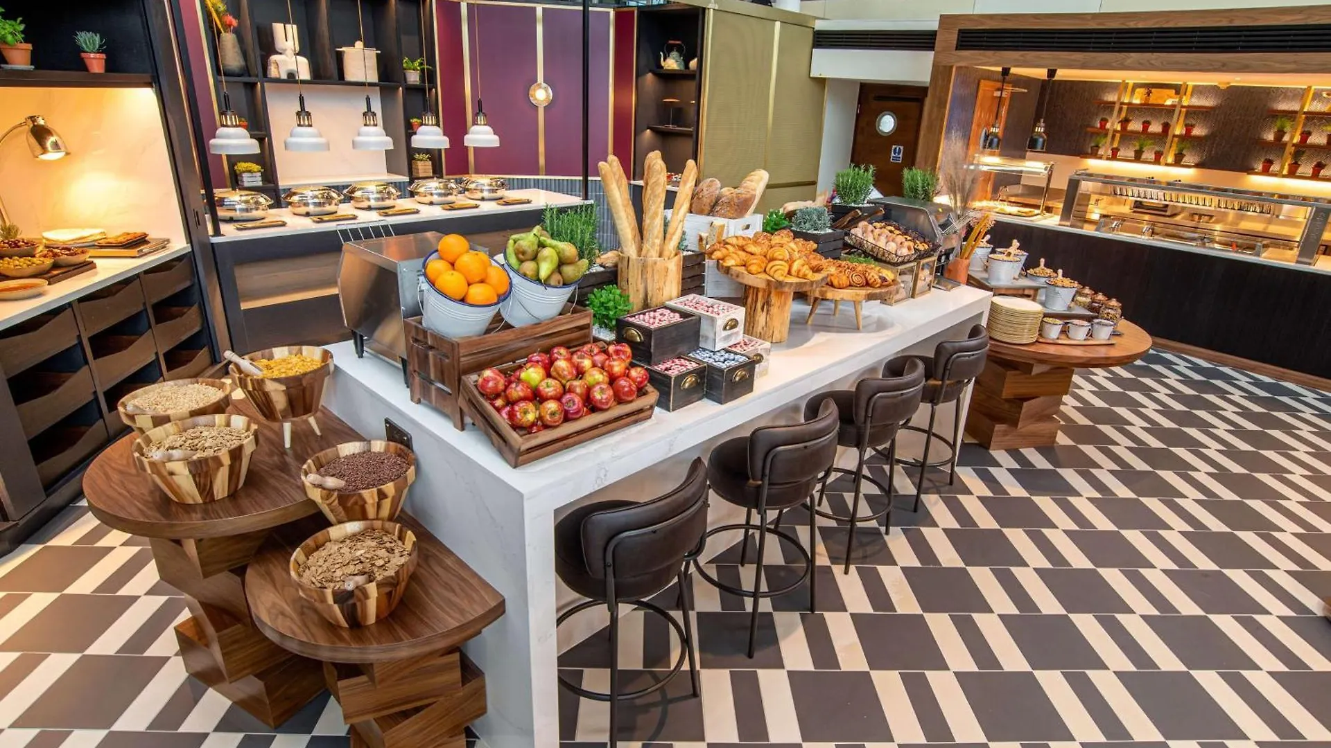 Hilton London Heathrow Airport Hotel Hillingdon